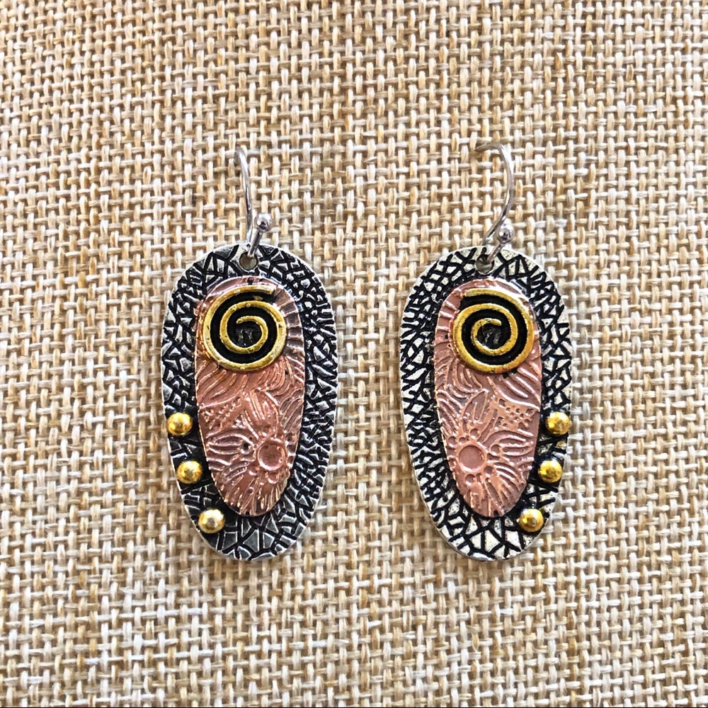 Bohemian Style Flower Leaf Dangle Earrings - Picture 5 of 7